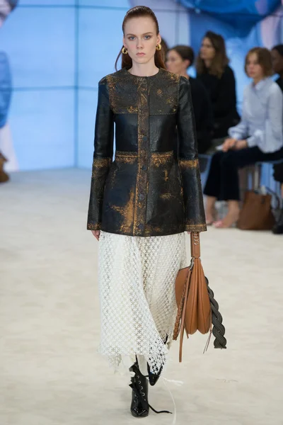 Look 38